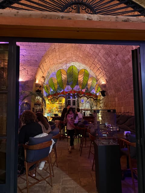 Moubs Bar — photograph 4
