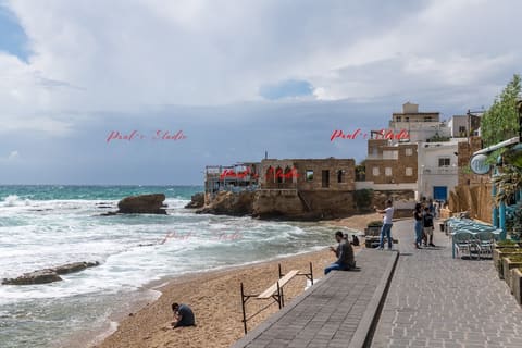 Maqaad el Meer (The Prince's Seat Rock) — photograph 2