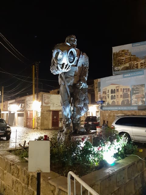 Botrys,statue of sponge diver — photograph 2