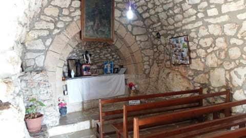 Old Saint Charbel Church — photograph 6