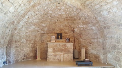 Historical Church — photograph 2