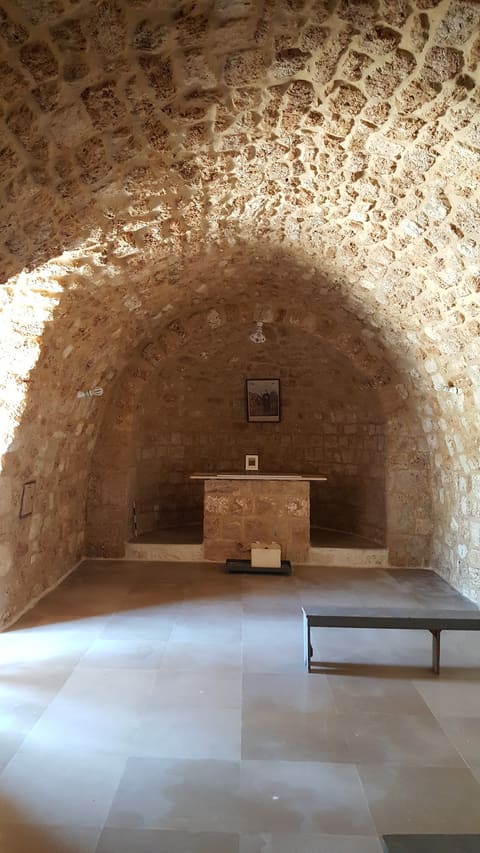 Historical Church — photograph 6