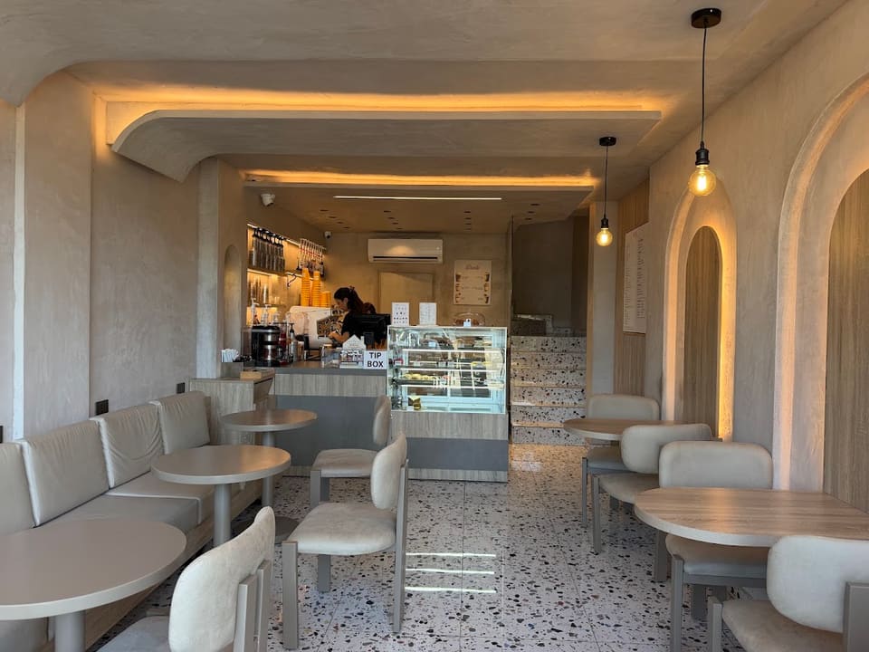 Doze Coffee shop