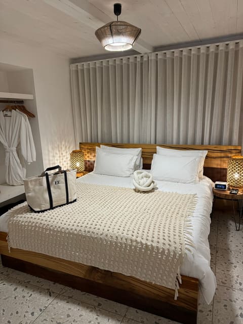 Yam Suites — photograph 2
