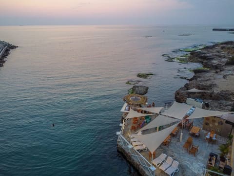 Kuanos beach bar — photograph 4