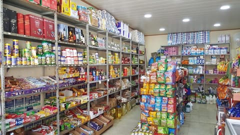 Mini Market Youssef Damaa — photograph 2