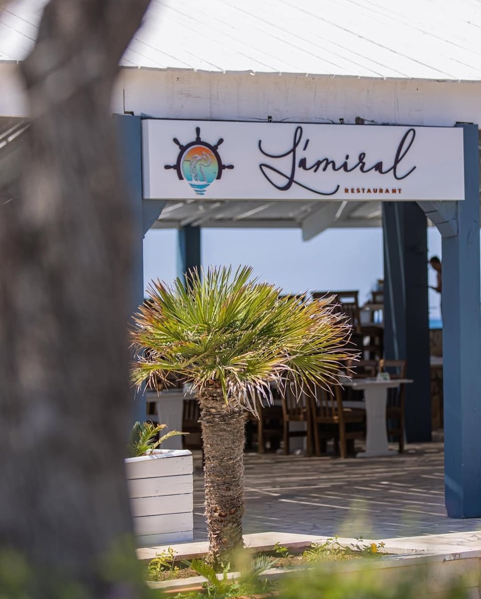 L'amiral Restaurant