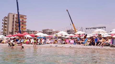 Zireh Beach — photograph 6