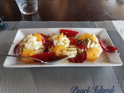 Pearl Island Restaurant — photograph 2