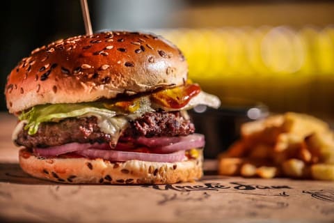 Uncle Sam Burger bar — photograph 2