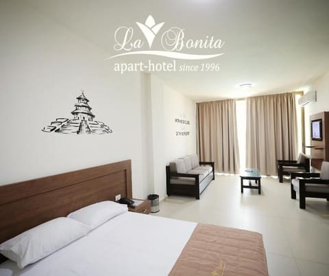 La Bonita Aparthotel — photograph 2