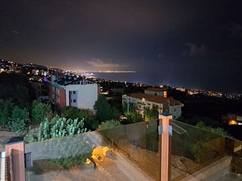 Paloma Apartments — photograph 4