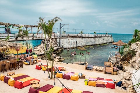 Jungle Beach — photograph 2