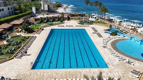 Four Seasons Halat Hotel & Beach Resort — photograph 3