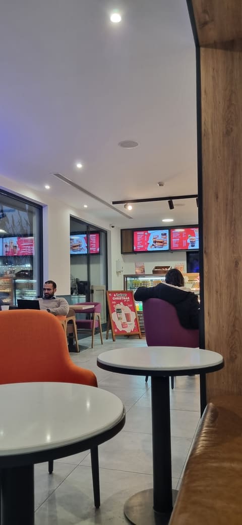 Dunkin' Nahr Ibrahim — photograph 3
