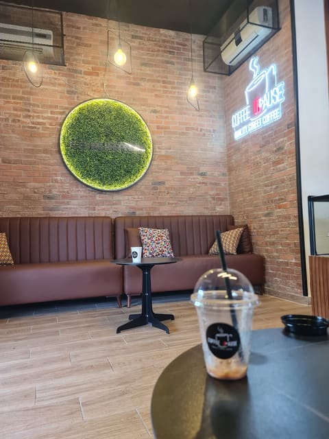 Coffee Pause — photograph 4