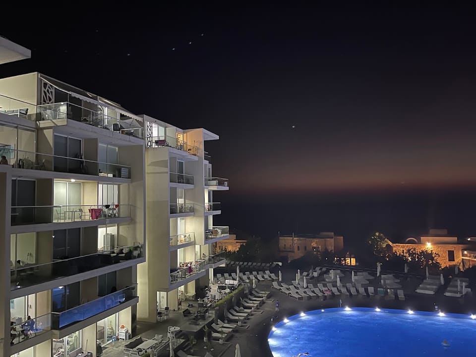 Whitelace Resort