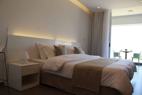Leona Dormitory — photograph 2