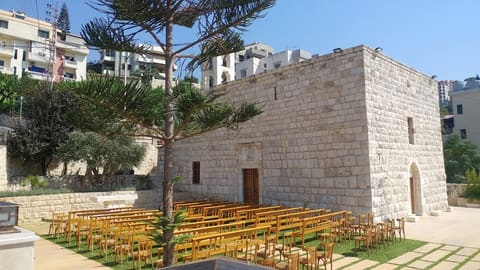 Saint Georges Old Church — photograph 2
