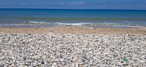 Okaibe Public Beach — photograph 3