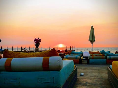 Iris Beach Club — photograph 2