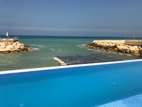 Iris Beach Club — photograph 3