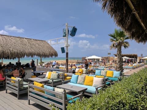 Iris Beach Club — photograph 4