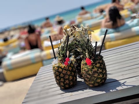 Iris Beach Club — photograph 5