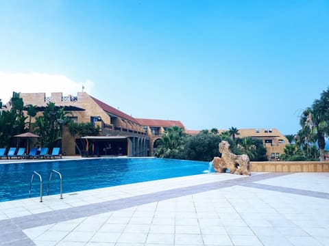Jiyeh Marina Resort Hotel & Chalets — photograph 3
