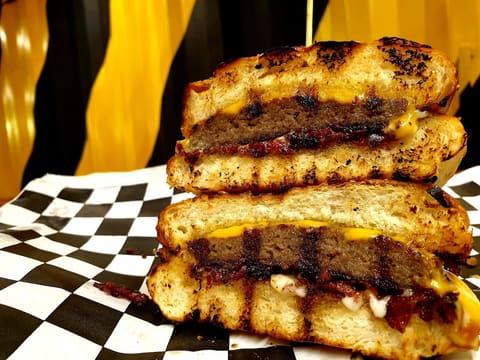 Meat and cheese — photograph 3