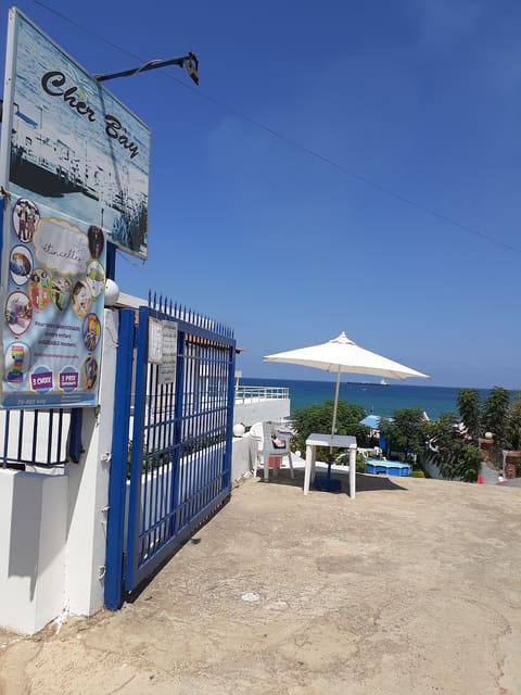 Chir Bay — photograph 4