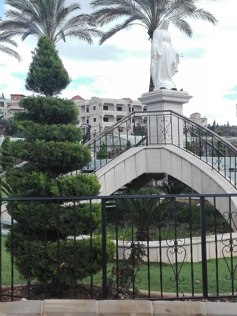 St. Georges Church — photograph 2