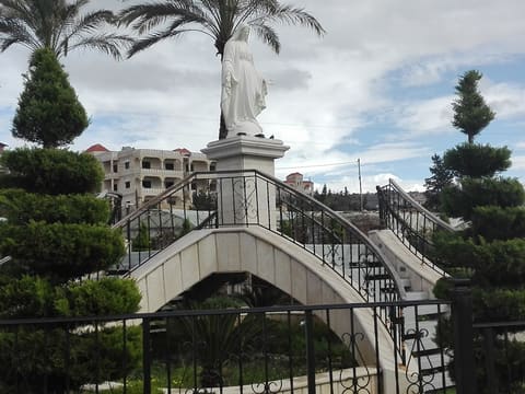 St. Georges Church — photograph 6