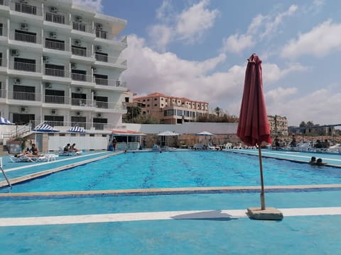 Mina Beach — photograph 2