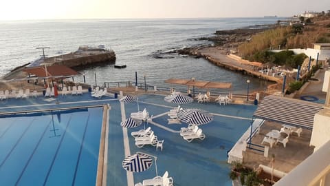 Mina Beach — photograph 4