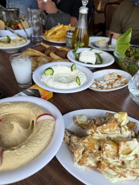 Jisr Al Kamar - Restaurant — photograph 2