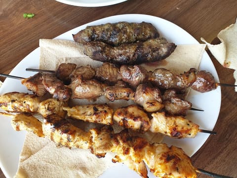 Jisr Al Kamar - Restaurant — photograph 4