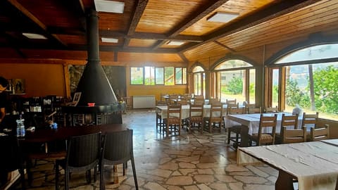 Al Reef Al lubnani restaurant & bungalow — photograph 2