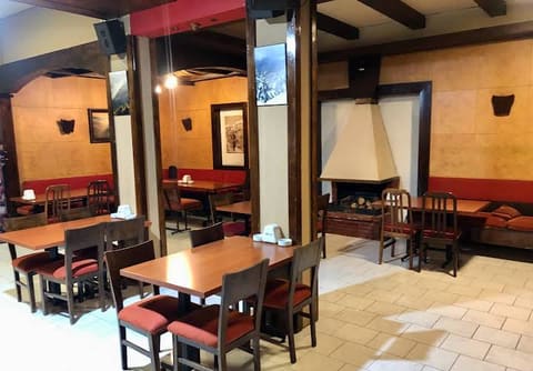 Makhlouf restaurant — photograph 3