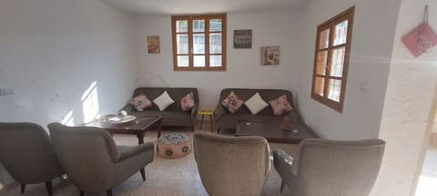 Khabriyat cafe — photograph 4