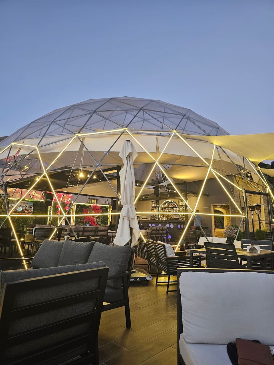 Lavista roof lounge bar