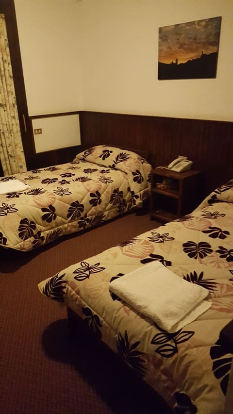 Hotel Chbat — photograph 2