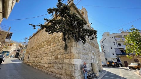 Saint Sarkis and bakhos church — photograph 5