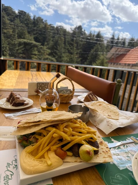 Cafe des cèdres — photograph 5