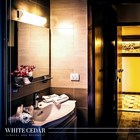 White Cedar Hotel & Resort — photograph 4
