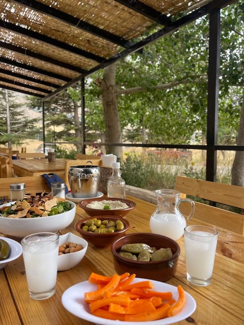 Kedros Cafe — photograph 2