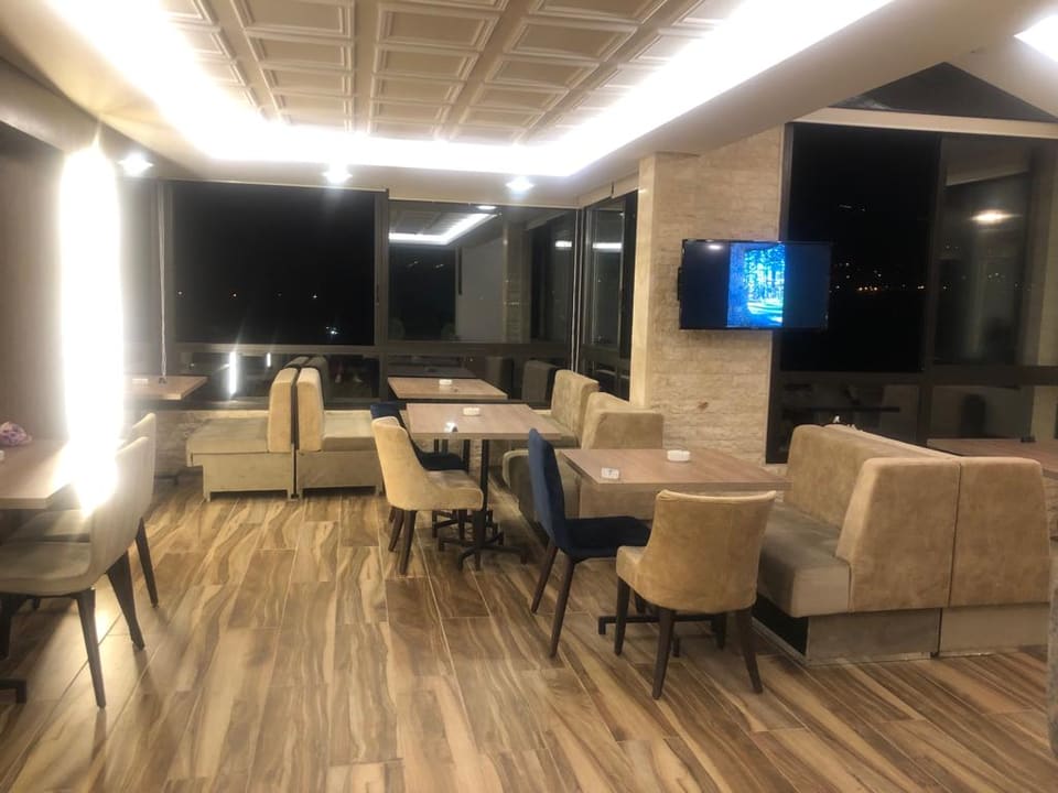 Francis restaurant