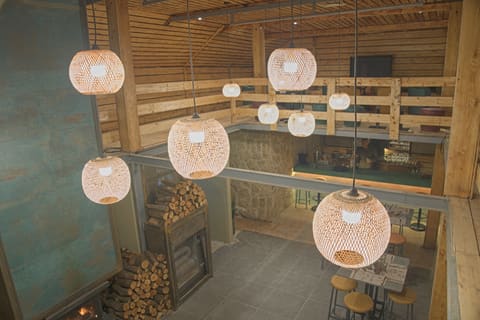 Sizzle Resto Bar — photograph 5