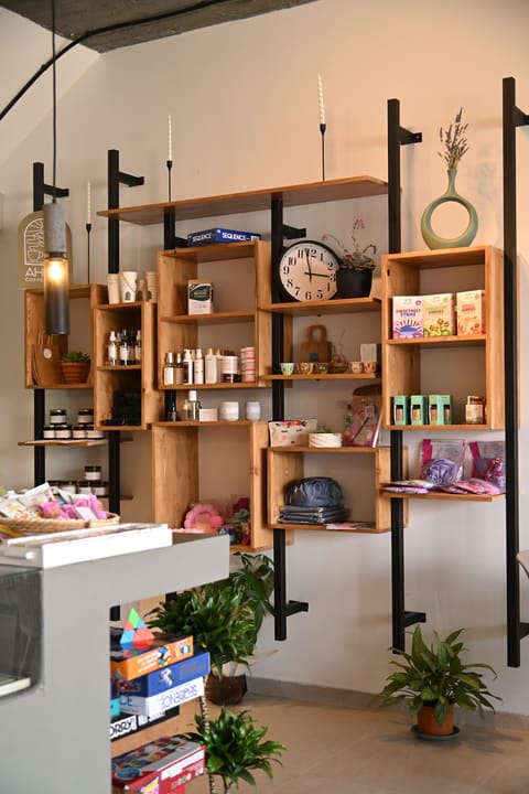 AHUTO Coffee Space — photograph 6