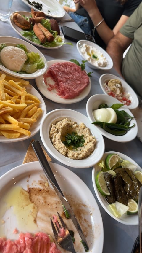 Massaya Zaman Restaurant — photograph 2